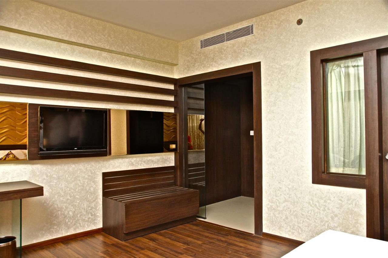 The Central Park Rourkela Екстер'єр фото